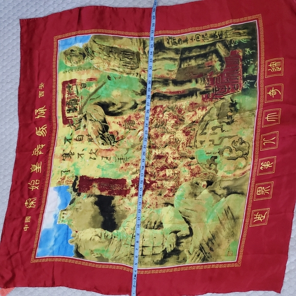 Rare TERRA COTTA WARRIORS and Horses Extra Large Square Mulberry Silk Sc… - Picture 8 of 9